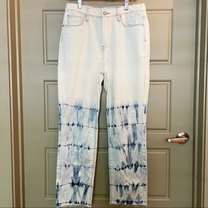 LIKE NEW BlankNYC cropped Madison jeans in “Manic Monday” colorway